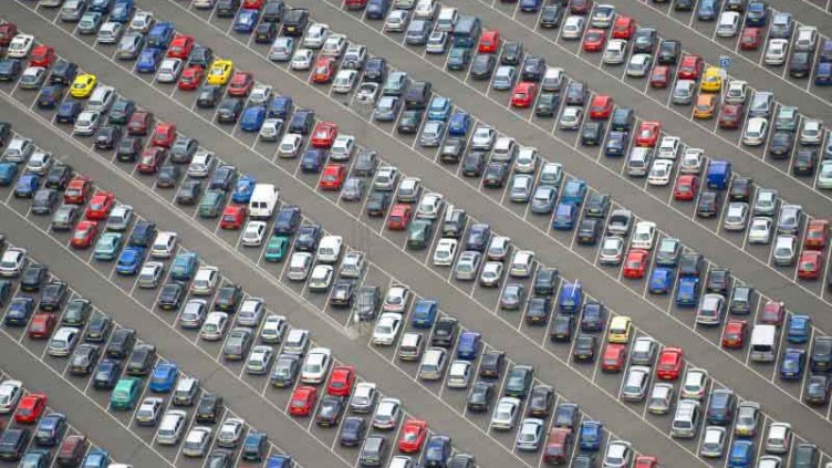 Organised parking lot in diagonal direction