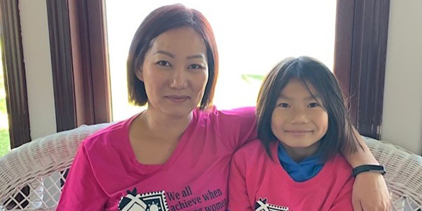 Mai Vang and her daughter